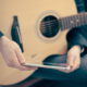 gitarist gaat online met tablet